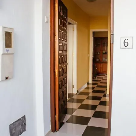 Апартаменты Tipica Casa En Con Patio Y Terraza Фрихилиана