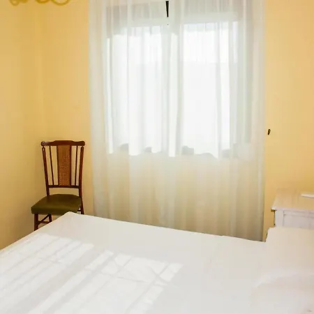 Апартаменты Tipica Casa En Con Patio Y Terraza Фрихилиана