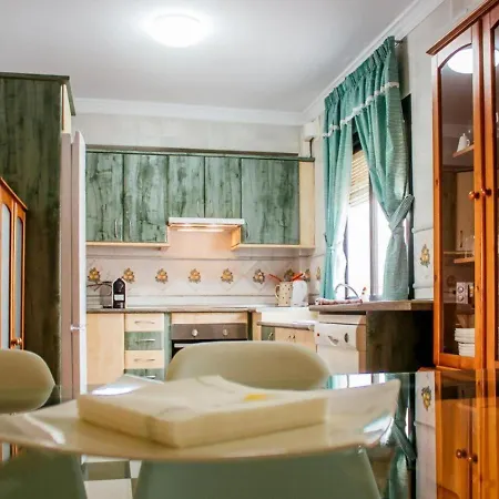 Апартаменты Tipica Casa En Con Patio Y Terraza *