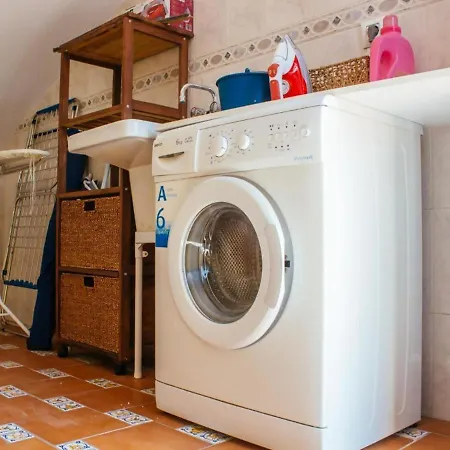 Tipica Casa En Con Patio Y Terraza Фрихилиана