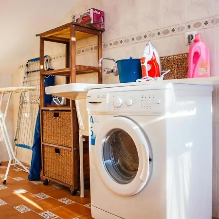 Tipica Casa En Con Patio Y Terraza Фрихилиана