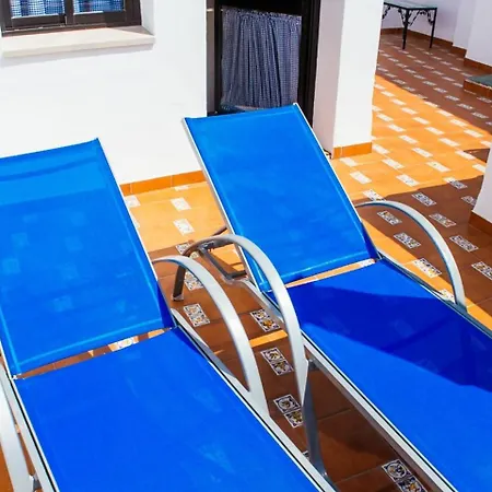 Апартаменты Tipica Casa En Con Patio Y Terraza Фрихилиана