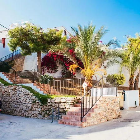 Апартаменты Tipica Casa En Con Patio Y Terraza Фрихилиана