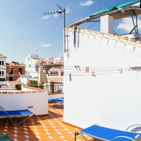 Tipica Casa En Con Patio Y Terraza